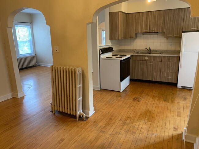 2312-14 E Park Pl - 2312-14 E Park Pl Apartment Unit 2312A (attic)