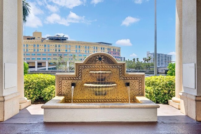 345 Bayshore Blvd Unit 403