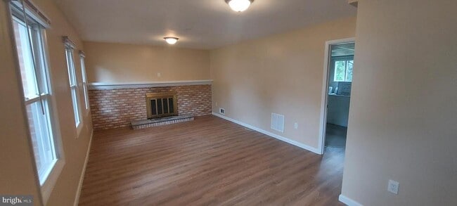 Building Photo - 17312 Hughes Rd Rental