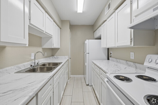 3BR, 1.5BA - 1,092SF - Kitchen