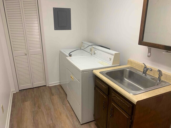 Photo - 5437 Tuck Rd