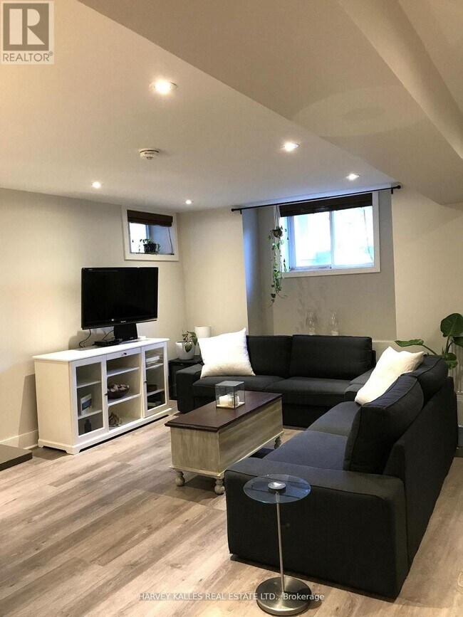 Photo - 99 Braemar Ave Unit Lower