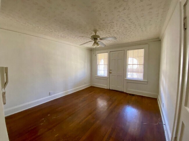 Photo - Spanish Oaks