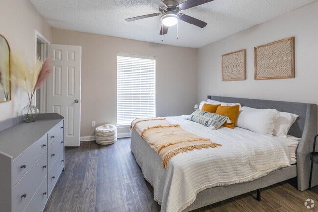 1 BR, 1 BA