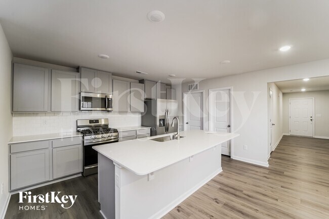 Photo - 388 Hollingswood Dr