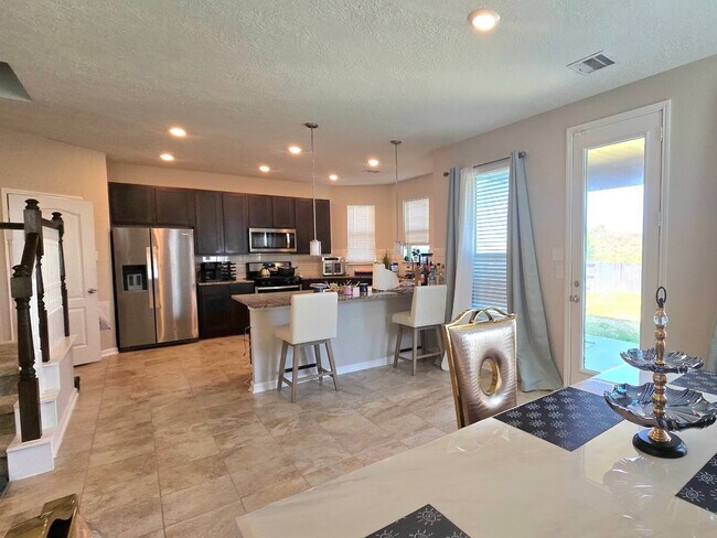 Photo - 25250 Laird Knoll St