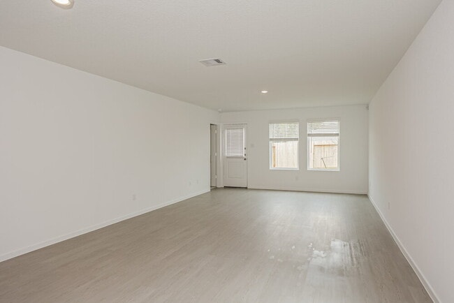 Photo - 621 Craven St