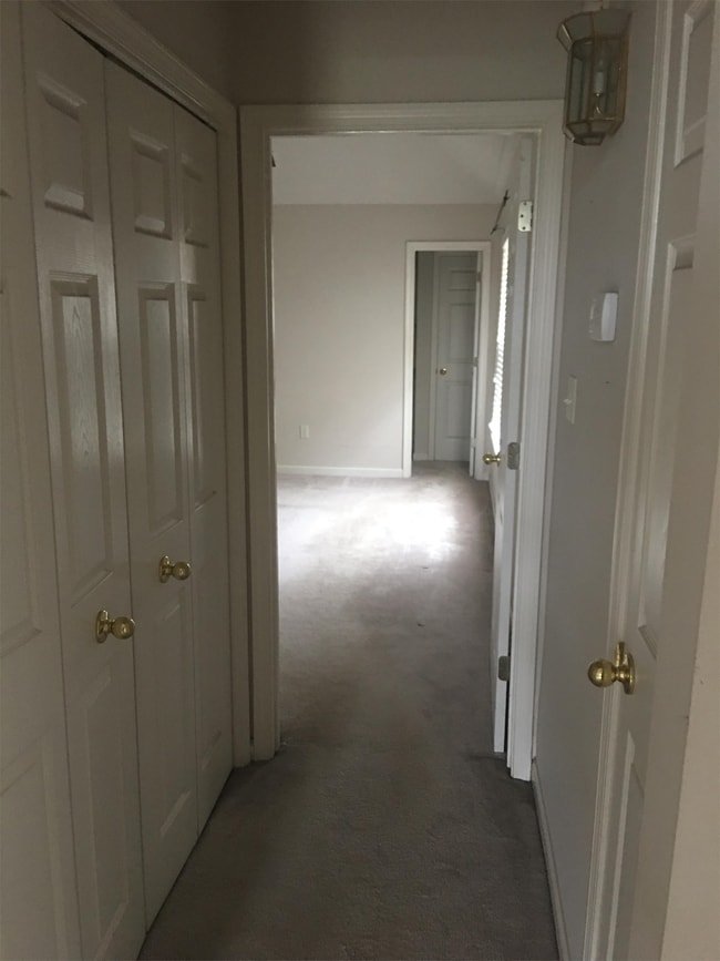 Photo - 6891 Manslick Rd