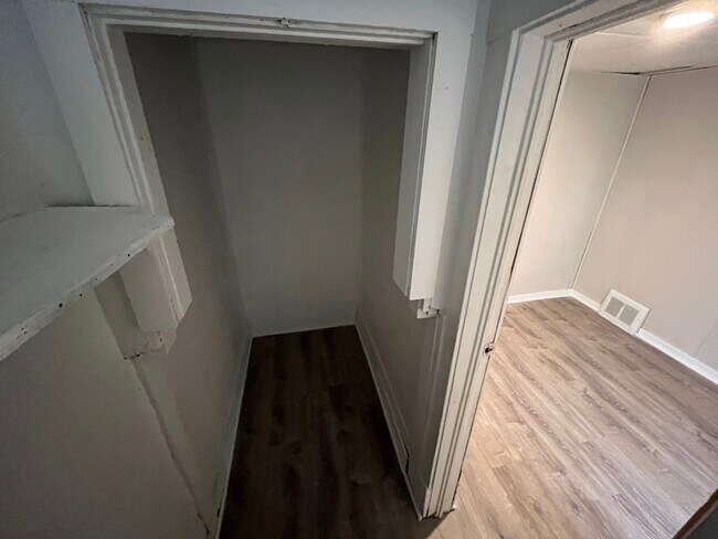 Photo - 7006 Worley Ave Unidad Down