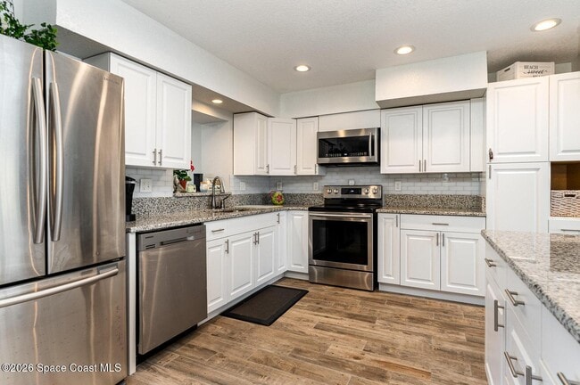 Photo - 1052 Pine Tree Dr