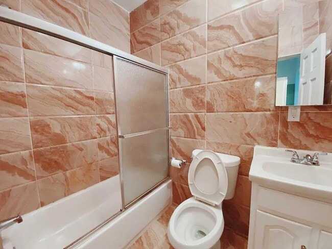 Photo - Furnished room/NOT APARTMENT Unit 3