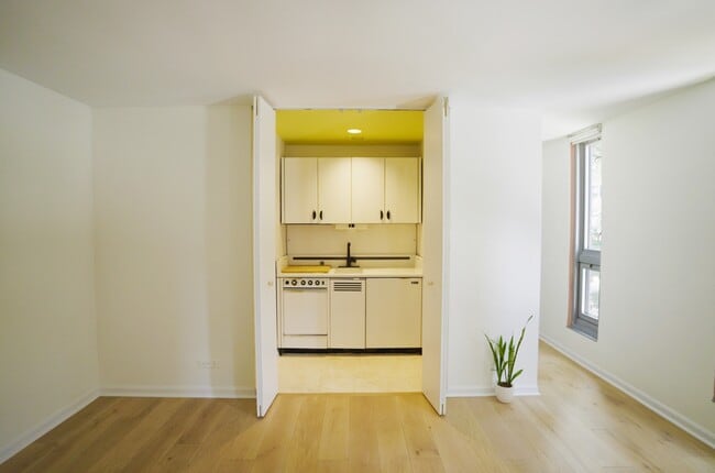 Photo - 1244 N Dearborn St Unit 3R