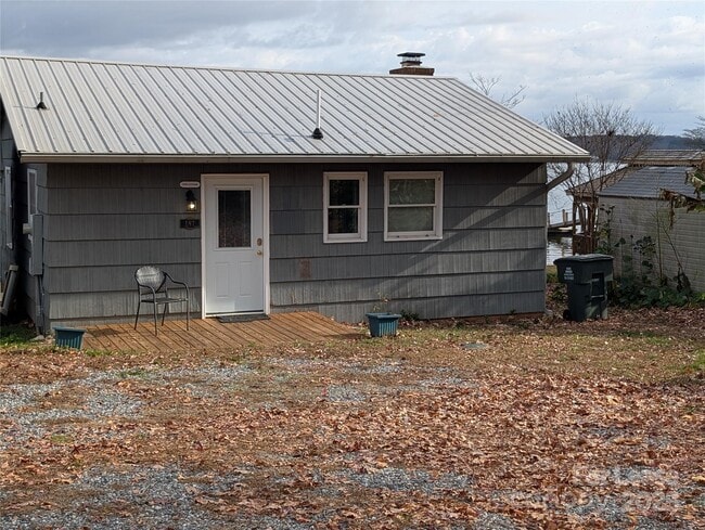 Photo - 187 Commodore Loop