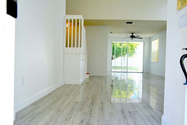 Photo - 3003 Caffia Way