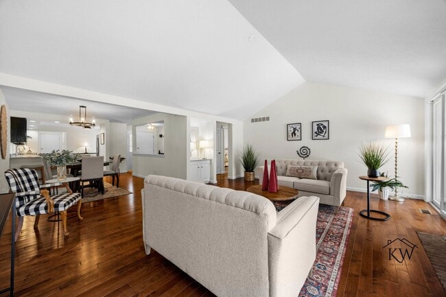 Photo - 46 Creek Ridge