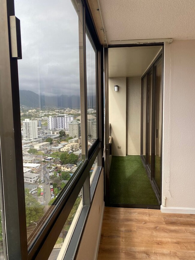 Photo - 2499 Kapiolani Blvd