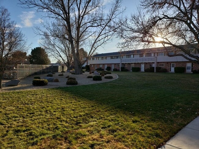 <b>2 Bedroom 1.5 Bath Townhome with Washer... - <b>2 Bedroom 1.5 Bath Townhome with Washer... Unit 208 Smithridge Park, Reno, NV 89502