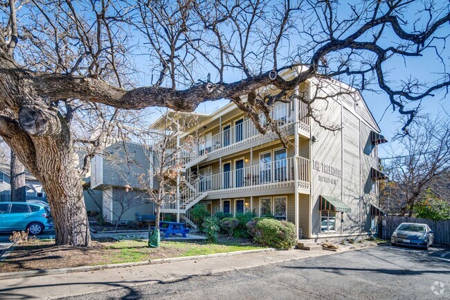Building Photo - K211 - Treehouse #102 Unit Treehouse Condominium