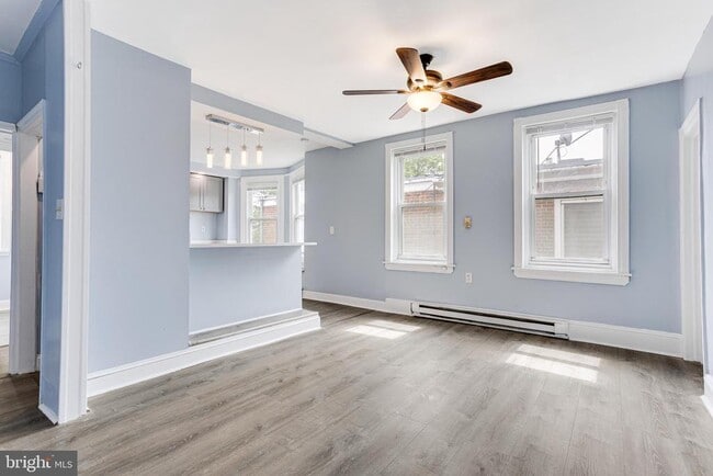 Photo - 1633 Wakeling St
