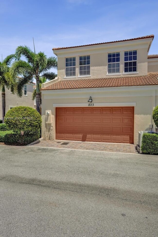 Photo - 823 NW 82nd Ln