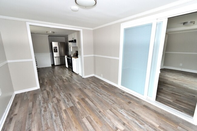 Photo - 1577 Charter Dr