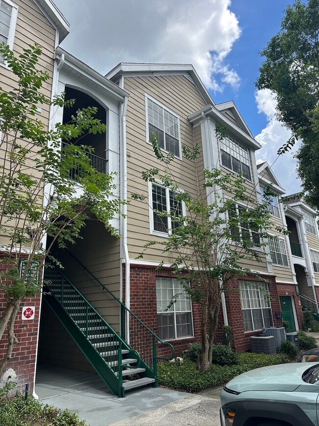 Building Photo - 13015 Plantation Park Cir Unit 1034