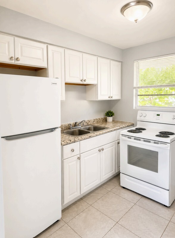 Photo - Palafox Gardens-RENT SPECIALS