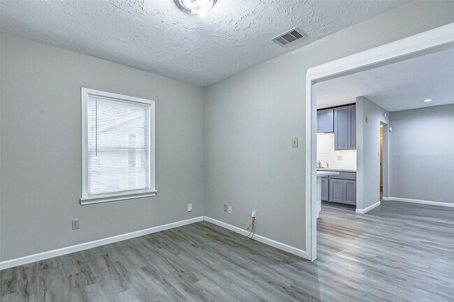 Photo - 7531 Dixie Dr