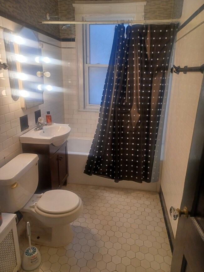 Photo - 7636 S Yates Blvd