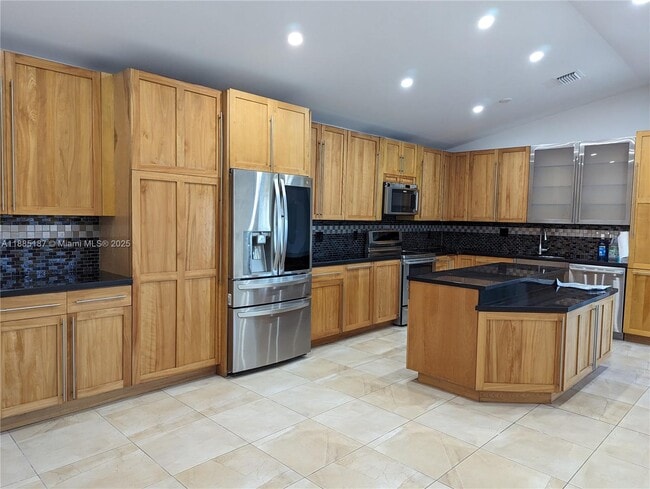 Photo - 11481 SW 145th Ave