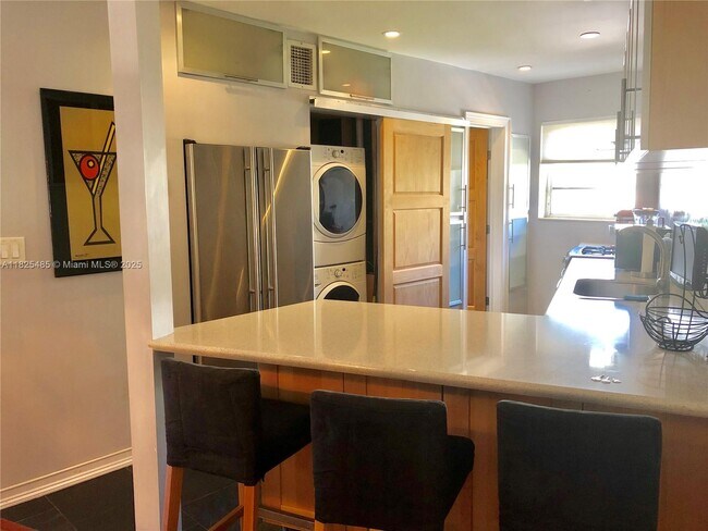 Building Photo - 1925 Washington Ave Unit 27 Rental