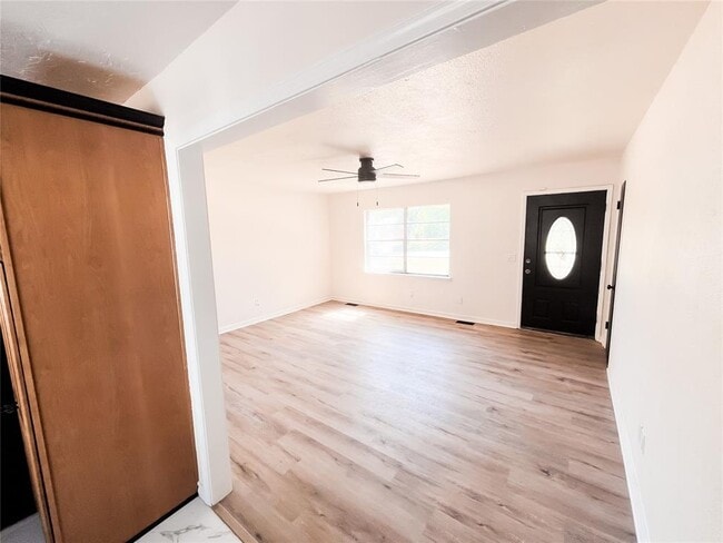 Photo - 10601 Tumilty Terrace