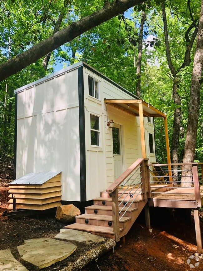 Building Photo - Charming 1BR Tiny House in Taylors