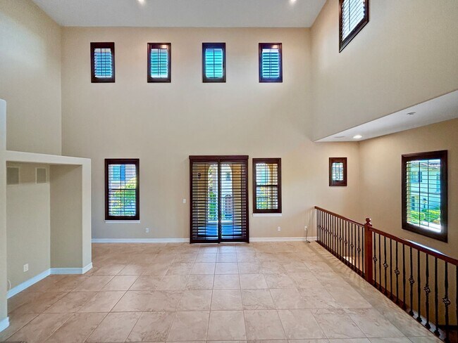 Photo - Bright 2BD/2BA Townhouse in Serra Mesa with Balcony, Fireplace & Resort-Style Amenities
