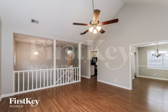 Photo - 2570 Paul Thomas Dr