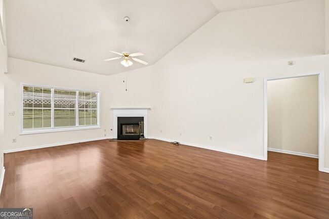 3245 Chandon Ln