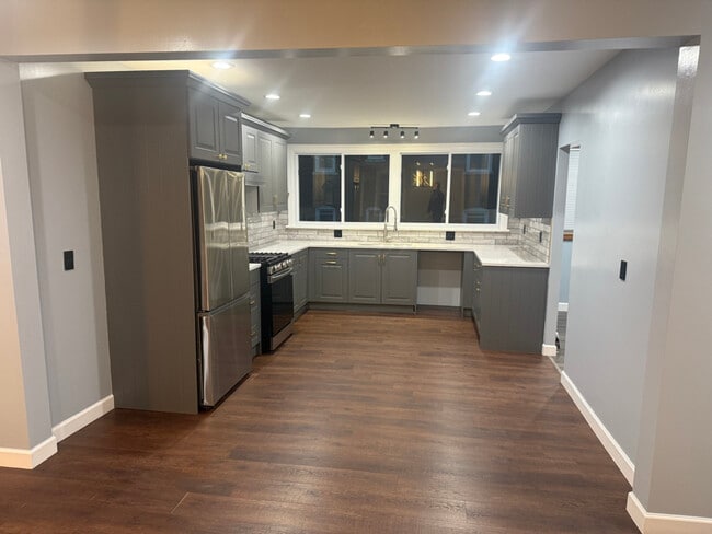 Photo - 300 Burritt St Unidad 1