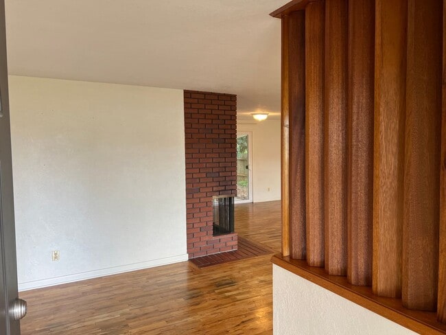 Photo - 3 bedroom 1 bathroom single level home!