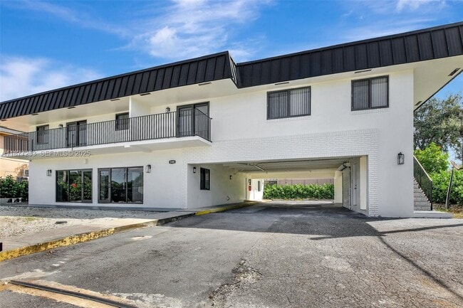 Photo - 5980 SW 40th Ave Unit E