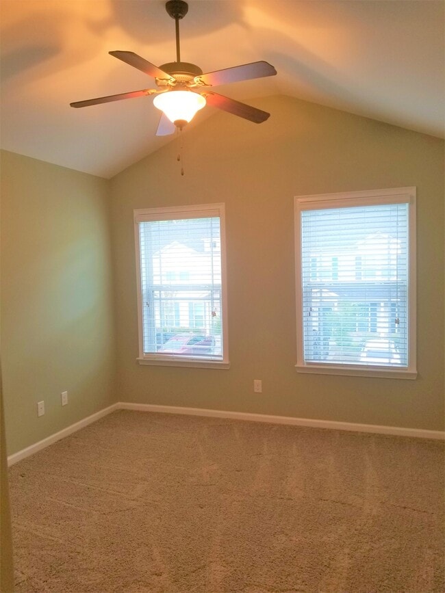 Photo - 229 Durham Park Way