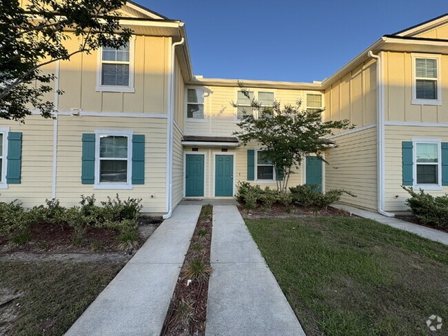 Building Photo - Deer Run Modern Townhome Near Downtown & B...