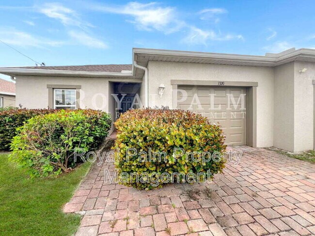 Photo - 1320 Trafalgar Pkwy