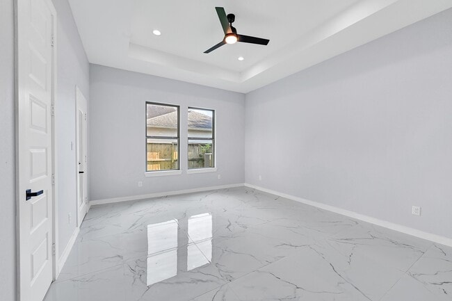 Building Photo - 90 Burress St