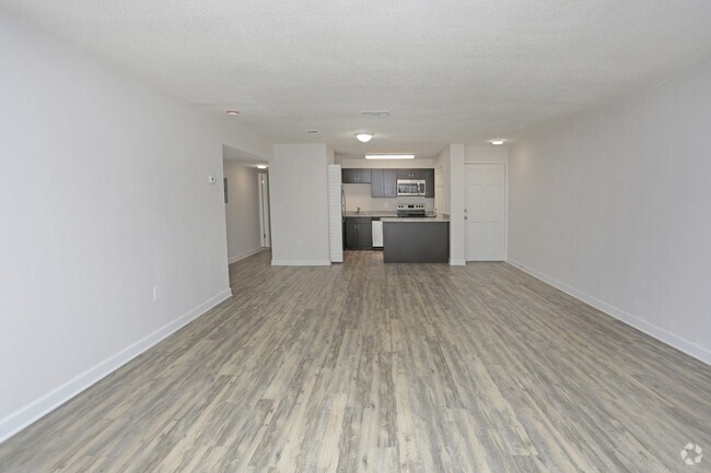 3BR,2BA_1,370 SF