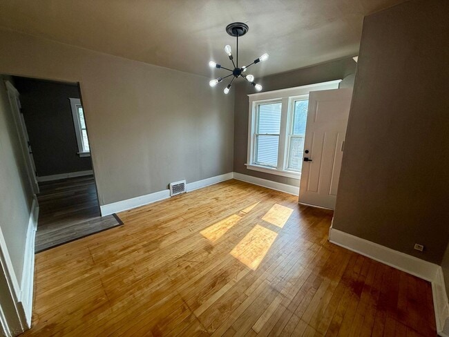 Building Photo - 709 Henrietta St Unit 709