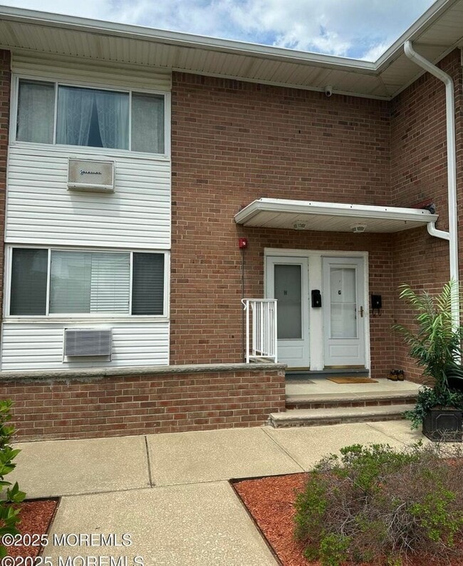 Building Photo - 35 Sternberger Ave Unit H-H Rental