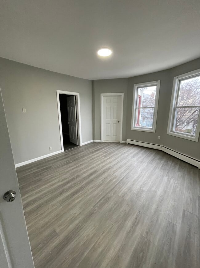 Photo - 11 Baldwin Ave Unit 2