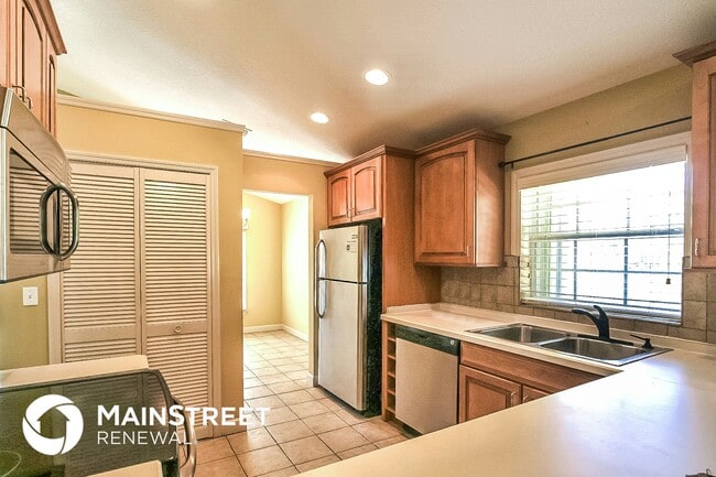 Photo - 913 Redwood St