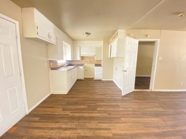 Photo - 1708 E Dartmouth St Unit 1708 E Dartmouth  A