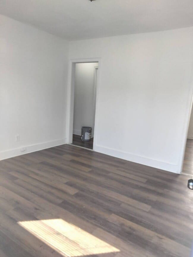 Photo - 614 1st St N